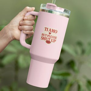 Sticker italien drôle  Ti Amo mais tais-toi s’il te plaît Autocollant citation amour rétro Déco lèvres rouges –Cadeau insolite Made in Italy