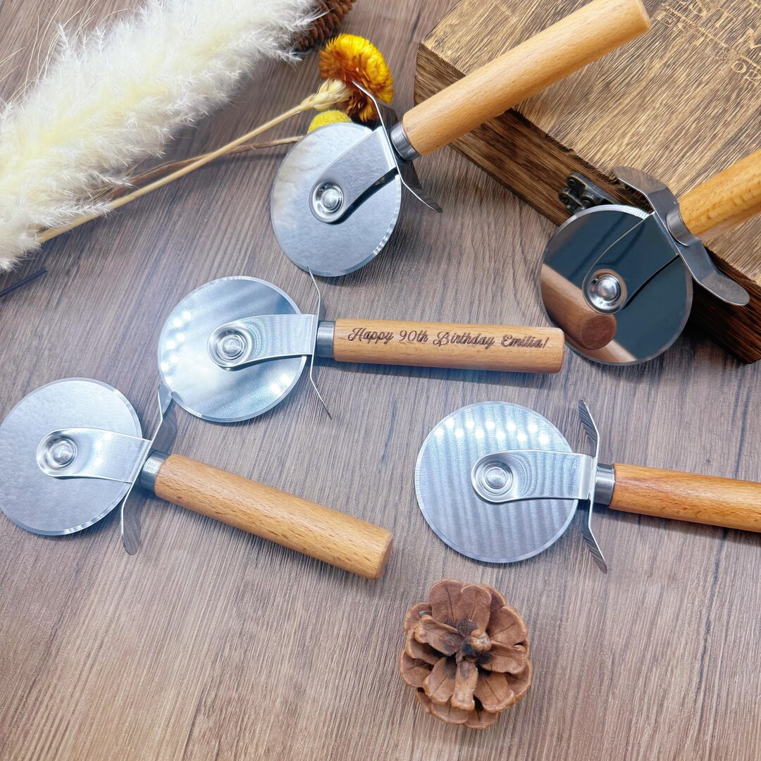 Personalized Wooden Handle Pizza Cutter,wedding Party Favors,pizza ...