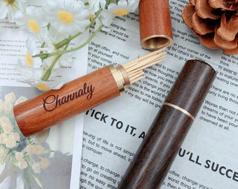 Mini caja de palillos con nombre personalizado, soporte de palillos de madera tallada, caja de almacenamiento de palillos, regalo familiar, regalo para el padre, regalo para él