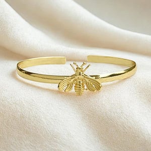 Pulseira Abelha Dourada | Bracelete Artesanal com Tema da Natureza | Joia Artesanal em Latão | Presente para Ela