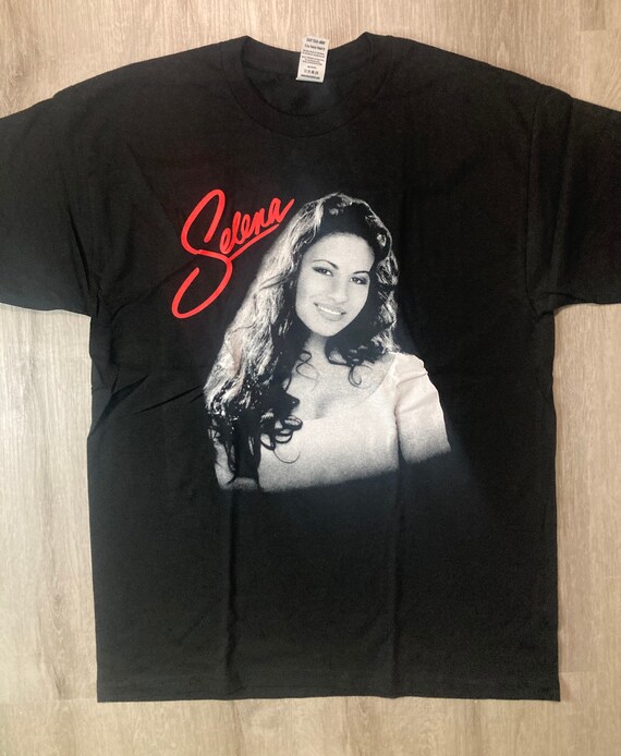 Limited Selena Quintanilla T-shirt. Red 