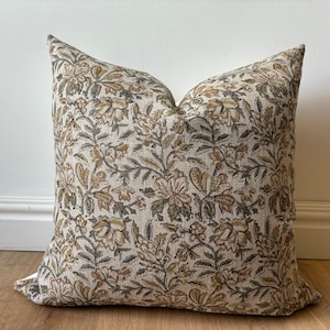 Federa per cuscino stampata a mano / Lino floreale ispirato al designer / Beige giallo senape / Toni neutri della terra / Arredamento moderno boho / Federa europea