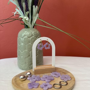 Interchangeable epoxy resin earrings – Hoops + Violet flowers