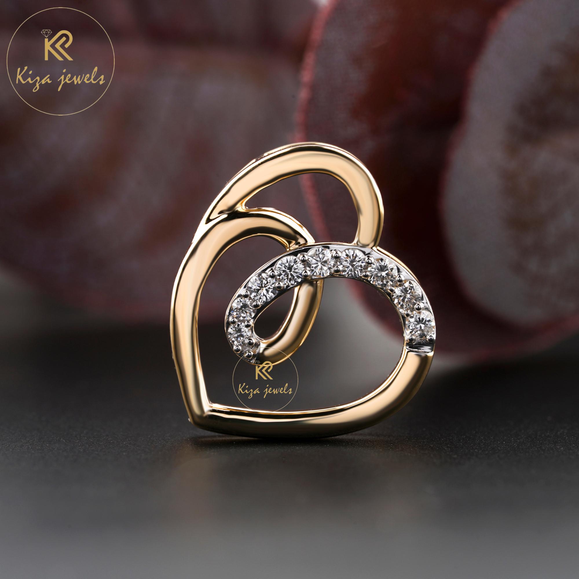 Collana in oro bianco 18k con ciondolo a forma di cuore in diamanti, il ciondolo misura circa 0.60x0.50 cm | GV
