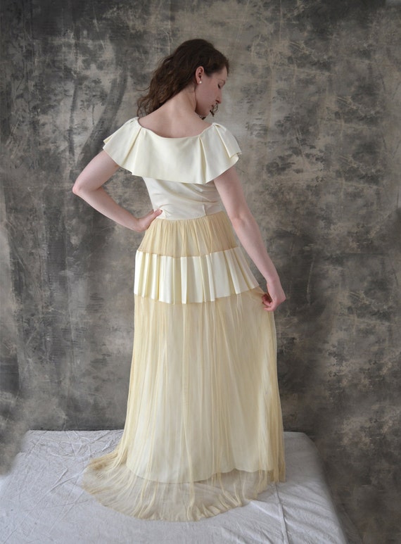 1940s Wedding Gown Satin and Netting size S - image 3