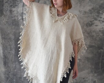 70s Natural Wool Fringe Poncho