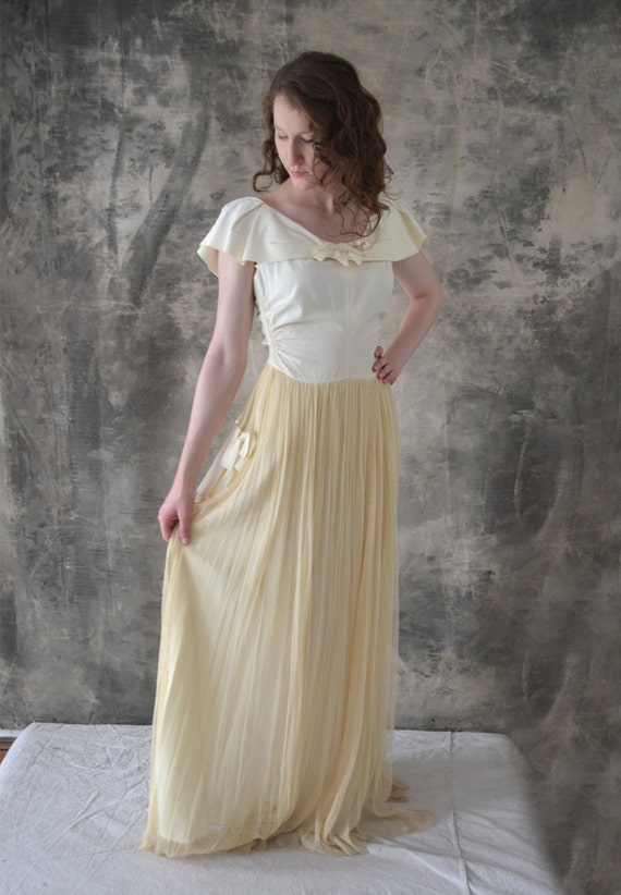 1940s Wedding Gown Satin and Netting size S - image 1