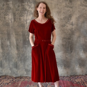 1950s Red Velvet Holiday Dress size M image 1