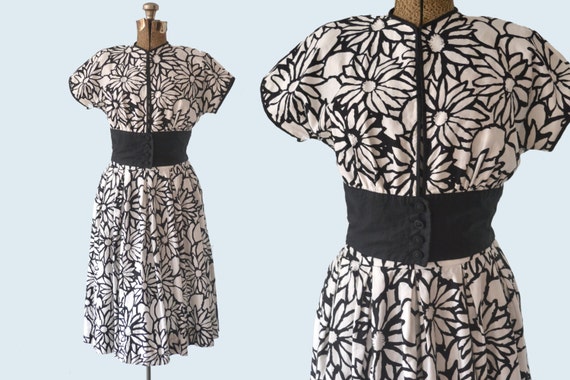 1950s Black and White Flower Sun dress size M - image 1