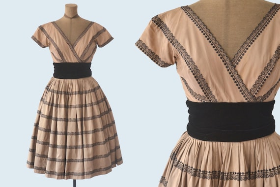 1950s Brown Satin and Embroidered Lace Dress size… - image 1