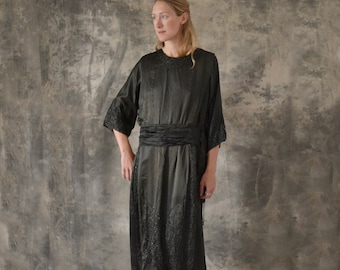 1920s Black Silk Dress size M