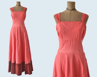 década de 1950 Vestido de satén rosa talla L