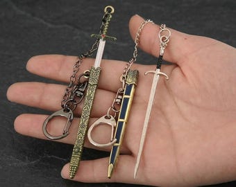 Mini Metal Sword Keychain – Ancient Style Pendant Keyring, Unedged Collectible, Bag Charm Gift