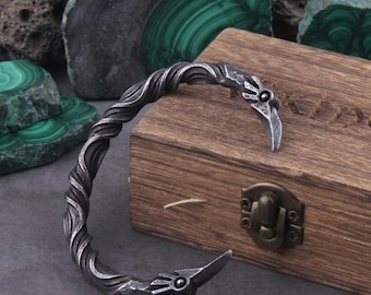 Pulsera de cuervo vikingo para hombre: brazalete de acero inoxidable, joyería nórdica, regalo para novio, regalo de Navidad con caja de madera.