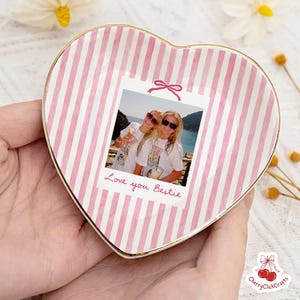 Plato de joyería personalizado con foto para tu mejor amiga, bandeja de cerámica para guardar baratijas para amiga, plato para anillos a rayas para tu mejor amiga, regalos de cumpleaños para ella, regalo para dama de honor Tray - Heart
