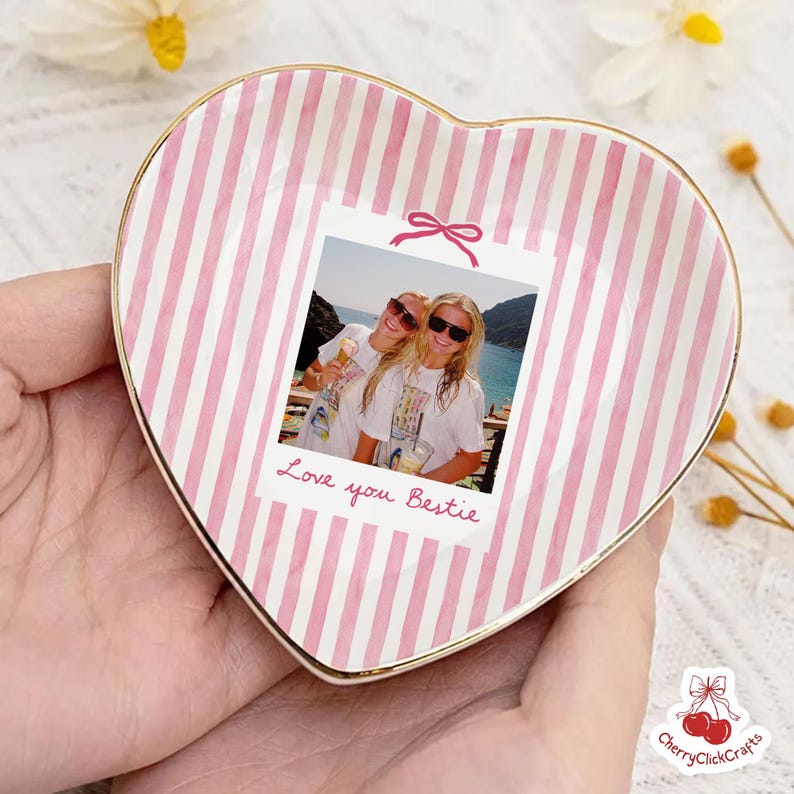 Plato de joyería personalizado con foto para tu mejor amiga, bandeja de cerámica para guardar baratijas para amiga, plato para anillos a rayas para tu mejor amiga, regalos de cumpleaños para ella, regalo para dama de honor Tray - Heart