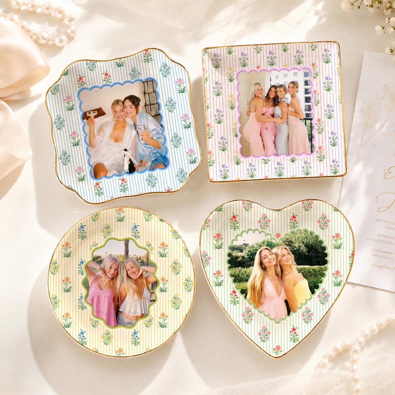 Plato para joyas personalizado con foto para tu mejor amiga, plato de cerámica para guardar objetos pequeños, soporte para anillos con estampado floral a rayas para tu mejor amiga, regalo para ella. imagen 1