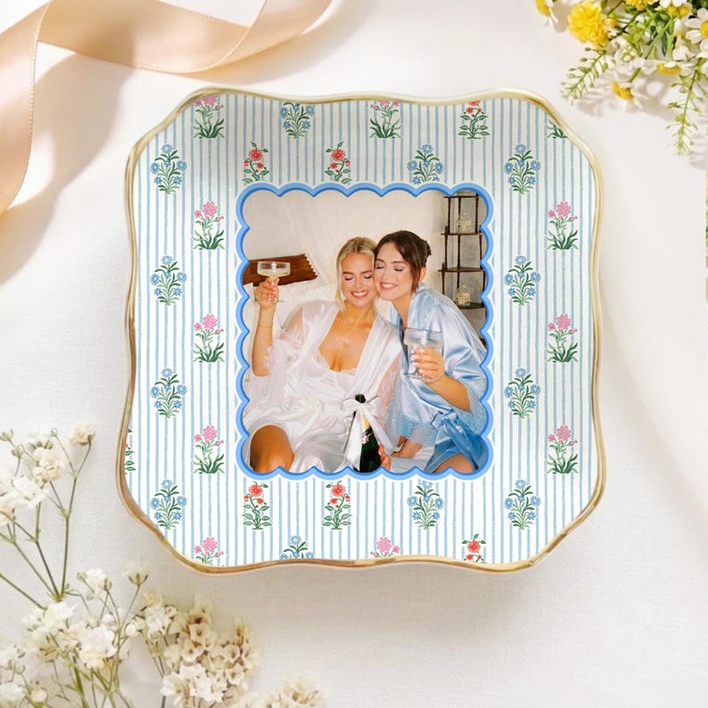 Plato para joyas personalizado con foto para tu mejor amiga, plato de cerámica para guardar objetos pequeños, soporte para anillos con estampado floral a rayas para tu mejor amiga, regalo para ella. imagen 3