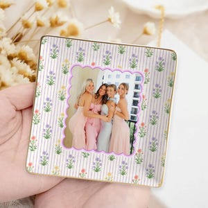 Plato para joyas personalizado con foto para tu mejor amiga, plato de cerámica para guardar objetos pequeños, soporte para anillos con estampado floral a rayas para tu mejor amiga, regalo para ella. imagen 9
