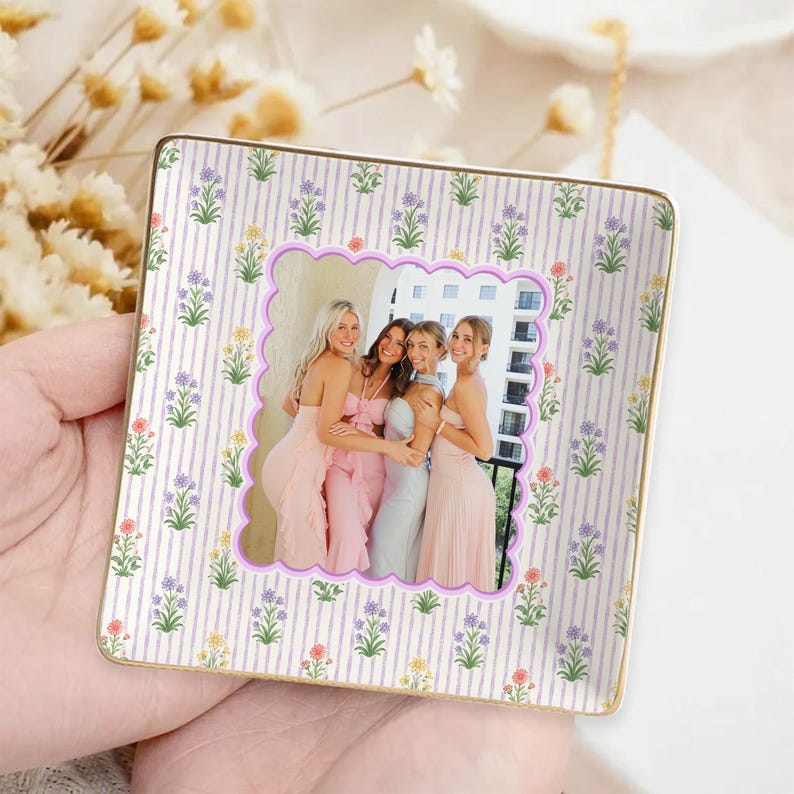 Plato para joyas personalizado con foto para tu mejor amiga, plato de cerámica para guardar objetos pequeños, soporte para anillos con estampado floral a rayas para tu mejor amiga, regalo para ella. imagen 9