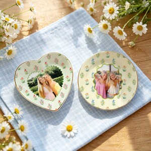 Plato para joyas personalizado con foto para tu mejor amiga, plato de cerámica para guardar objetos pequeños, soporte para anillos con estampado floral a rayas para tu mejor amiga, regalo para ella. imagen 4