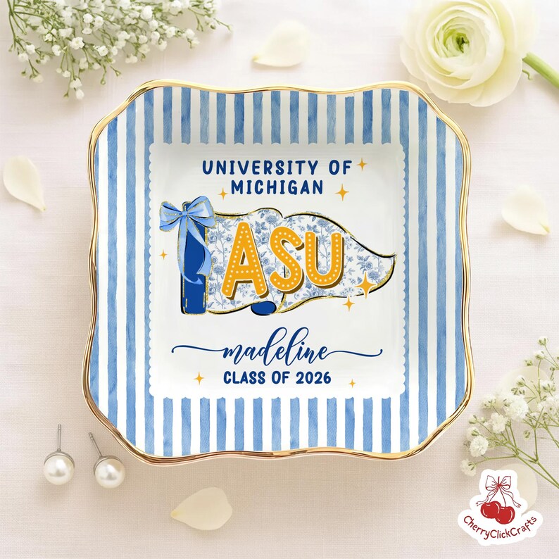 Custom School Pennant Flag Ring Dish, Class of 2026 Jewelry Tray, College Graduation Gift, University Spirit Striped Dish, Senior Night Gift image 4