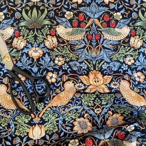 William Morris Strawberry Thief Kelmscottt 100% Cotton Fabric by the meter, fat quarter