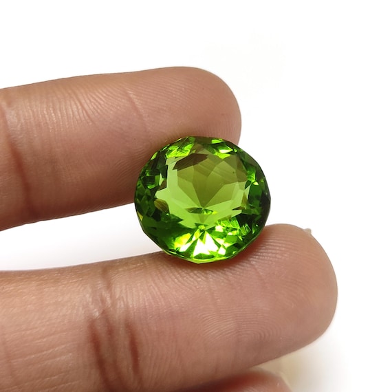 Faceted Peridot Loose Stone: 12x12mm Round Gemstone