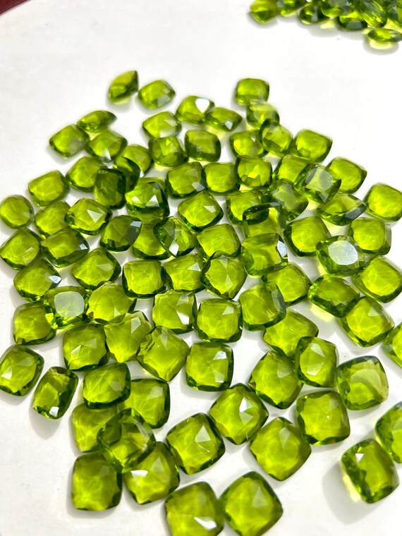 Faceted Peridot Gemstone: 10x10mm AAA Grade Cushion Cut