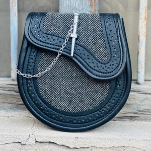Scottish Grey Tweed Sporran Pin Lock Black Leather Sporran With Chain & Straps