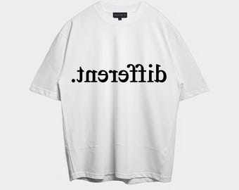 DIFERENTE. (Edición Mirror) de DEVOUT