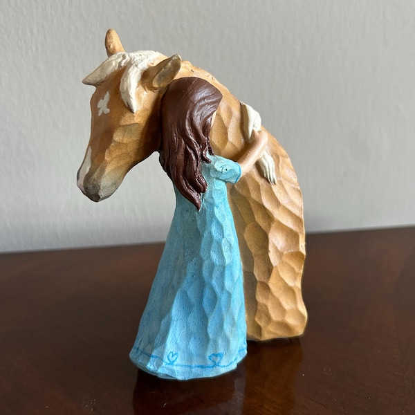 Aangepast beeldje paard en meisje. Gepersonaliseerd ornament met paard en meisje. Gemaakt om op jou en je paard te lijken met pastel en verf