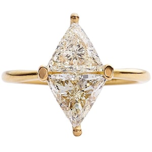 2.20 CT Diamond Rhombus Engagement Ring, Trillion Cut Diamond, Minimalist Ring, Geometrical Ring, Kite Shape Ring, Triangle Diamond Ring