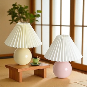 Retro Nordic Ceramic Pleated Table Lamp – Simple Girl&#39;s Bedroom Bedside Light – Marriage Gift, Net Red Style, Cozy Feeding Night Lamp