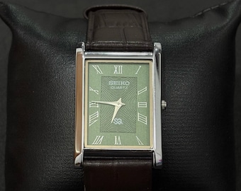 Vintage Seiko Slim Tank Quartz Watch – Rectangular Green Dial, Leather Strap, unisex wristwatch