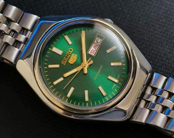 Vintage Refurbished Seiko 5 Automatic Watch - 1980s Green