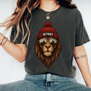 Detroit Lions Football Shirt, Retro Lion Fan Game Day Apparel, Trendy Football Mom NFL Shirt, Detroit Comfort Colors Tee, Gift for Lions Fan