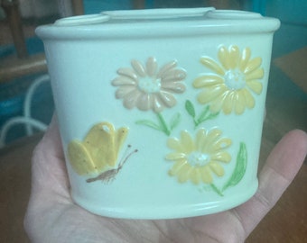 Vintage Atlantic molde en relieve mariposa y flores titular de cepillo de dientes