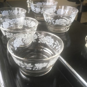 5 Vintage glass desert cups/bowls