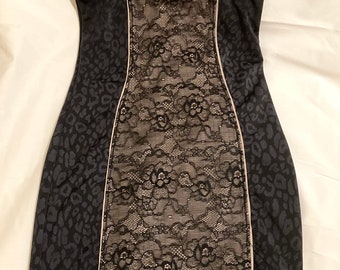 Vintage Bebe Encaje y gris leopardo estampado Negro y Rosa Claro Nylon Forma faja con ropa interior incorporada