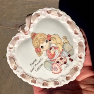 Vintage Enesco Precious Moments Porcelain Heart shaped Ring Box/Trinket Box