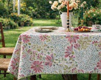 Floral Jacquard Tablecloth, Rustic Farmhouse Dining Cover, Scalloped Edge Blossom Design