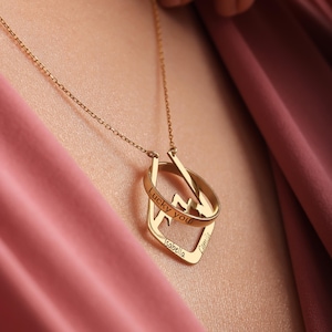 925 Silver Ring Holder Necklace for Class Ring Keeper Necklace with Name Engraved Pendant Necklace for Mom Birthday Gift Wedding Ring Holder