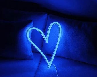 Insegna al neon a LED a forma di cuore minimalista, decorazione per la casa a forma di cuore, parete personalizzata per feste di matrimonio, luce al neon per camera da letto, regalo di anniversario, arte dell'amore, regalo di Halloween