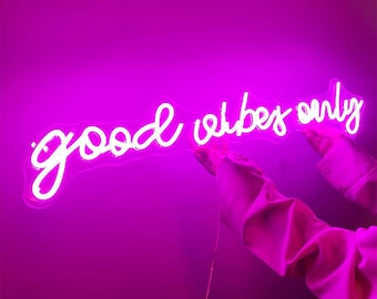Benutzerdefinierte Good Vibes Neon Schild, personalisiertes LED-Licht für Schlafzimmer Home Office, anpassbares positives Zitat Neon Sign für ästhetisches Dekor & Geschenk