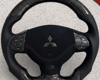 Volante personalizzato in fibra di carbonio e pelle nera compatibile con Mitsubishi Lancer (2008-2017)