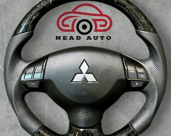 Volante in fibra di carbonio forgiata e pelle personalizzato per Mitsubishi Lancer 2006-2016.