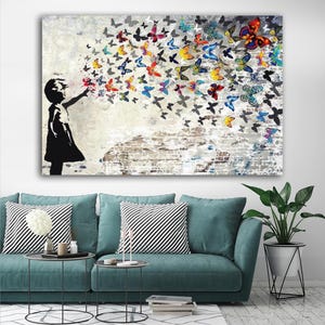 Arte de pared en lienzo con mariposas, póster de grafiti de Banksy Girl con mariposas, regalos únicos para damas de honor, impresión artística de mariposas para decoración del hogar.