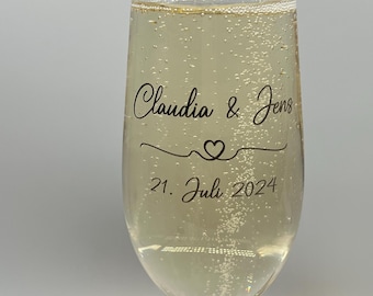 Personalized champagne glass for the wedding - Engraved with names & date in black - Wedding gift glass for the bride and groom - Keepsake