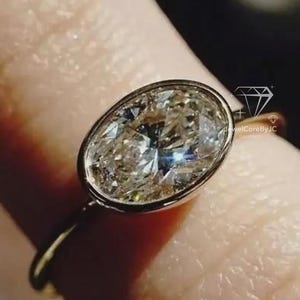 Bague solitaire ovale sertie d&#39;est en ouest 2 carats, bague en or massif 14 carats sertie clos bague de fiançailles solitaire taille ovale, cadeau bagues d&#39;anniversaire ovales
